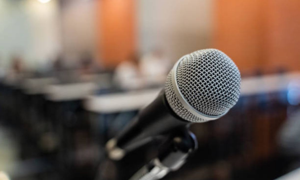 Best Microphones for Conference Rooms in BD